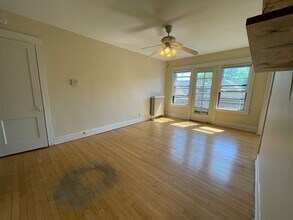 719 Knapp in Milwaukee, WI - Building Photo - Interior Photo