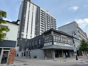 The Carlisle in St Catharines, ON - Building Photo - Building Photo
