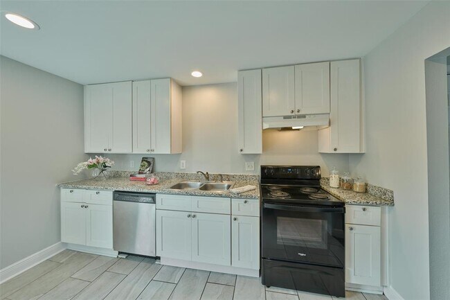 3437 Dennis St-Unit -3 in Houston, TX - Building Photo - Building Photo