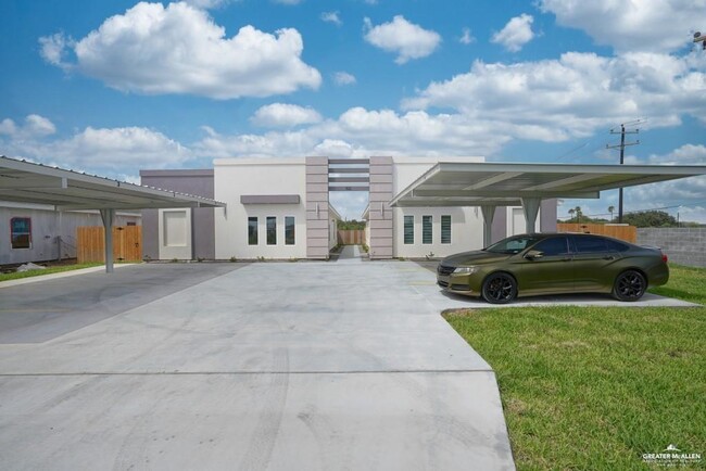 property at 2901 W Driftwood St