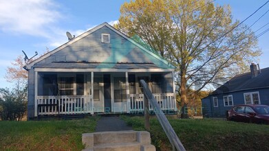 1413 Underwood Ave in Winston-Salem, NC - Foto de edificio - Building Photo