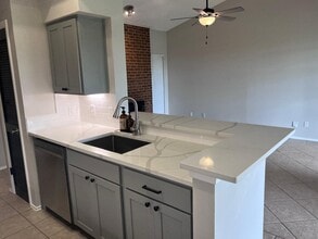 1734 Ascension Point Dr, Unit 322 in Arlington, TX - Building Photo - Building Photo