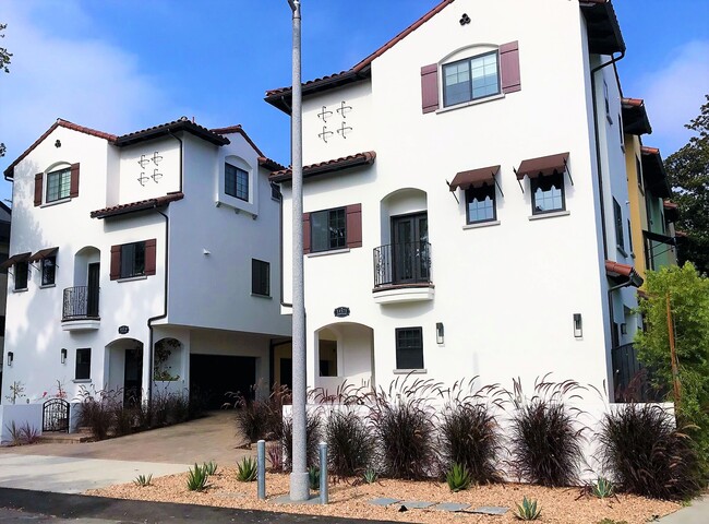 11571 Lemp Ct in North Hollywood, CA - Foto de edificio - Building Photo