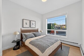 Kings Landing in Calgary, AB - Building Photo - Building Photo