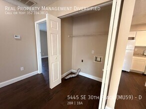 5445 SE 30th Pl in Ocala, FL - Building Photo - Building Photo