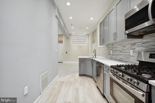 2024 E Fletcher St in Philadelphia, PA - Building Photo - Building Photo