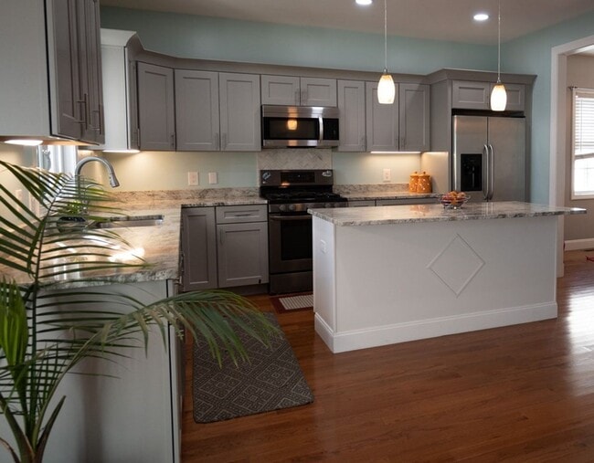 18 Equestrian Ln in Chelmsford, MA - Building Photo - Building Photo