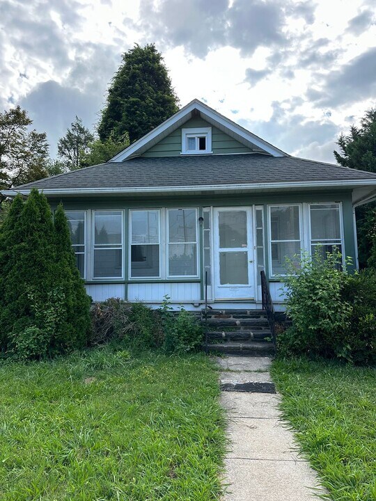 57 S Brighton Ave in Upper Darby Township, PA - Building Photo