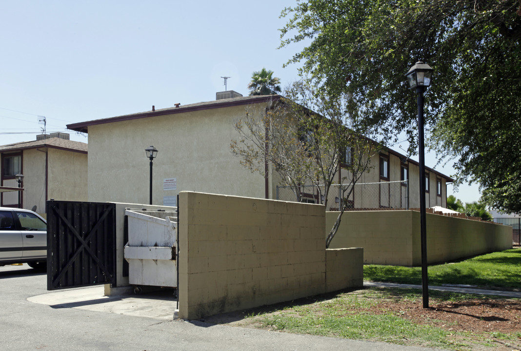 2165 W Mill St in Colton, CA - Building Photo