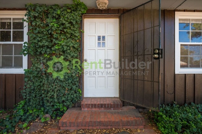 property at 1622 Gonzales Rd SW