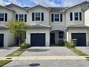 1332 SE 26th Ter in Homestead, FL - Building Photo - Building Photo