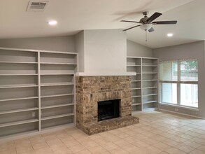 4501 Dorsett Oaks Cir in Austin, TX - Building Photo - Building Photo