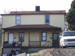 612 Margaretta St in Braddock, PA - Building Photo - Building Photo