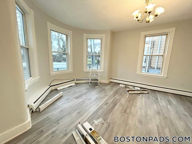 8-10 oakland St., Unit 1 in Boston, MA - Foto de edificio - Building Photo