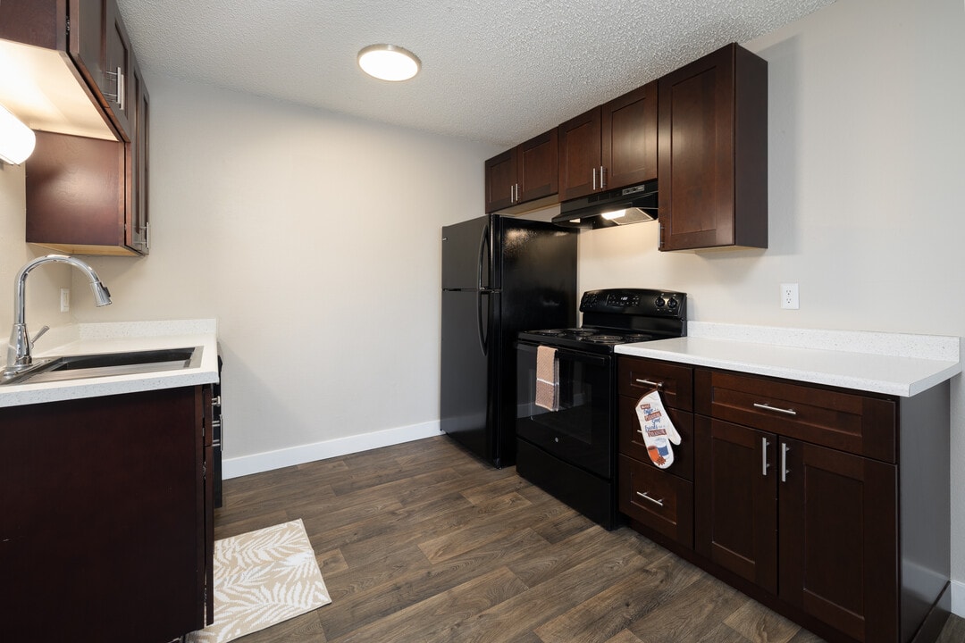 Chestnut Hills in Colorado Springs, CO - Building Photo