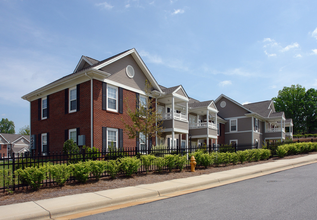 Aster Park Apartments in Winston-Salem, NC - Foto de edificio