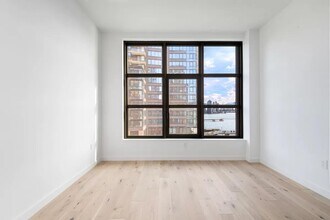 21 India St in Brooklyn, NY - Building Photo - Building Photo