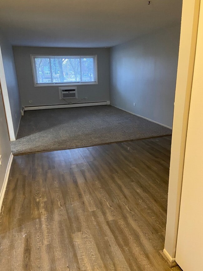 8541 Lotus Ave in Skokie, IL - Building Photo - Building Photo