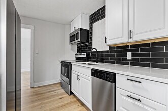 3101 NE Tyler St in Minneapolis, MN - Building Photo - Building Photo