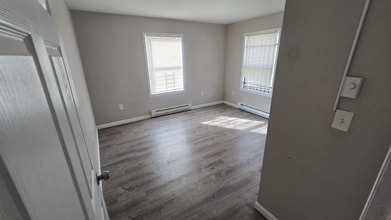 405 Littleton Ave in Newark, NJ - Foto de edificio - Building Photo