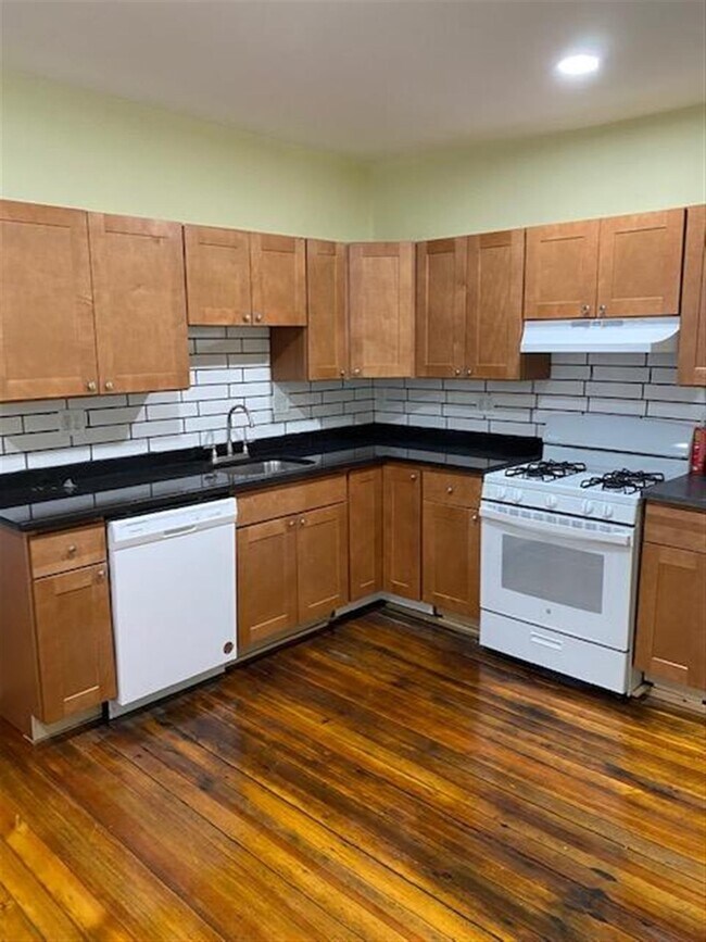 119 Harvard St, Unit 6