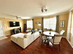 1020 Villagio Cir in Sarasota, FL - Building Photo - Building Photo