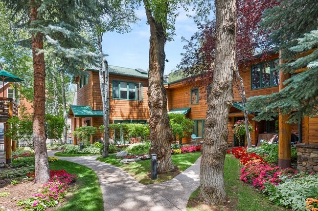 property at 950 E Durant Ave