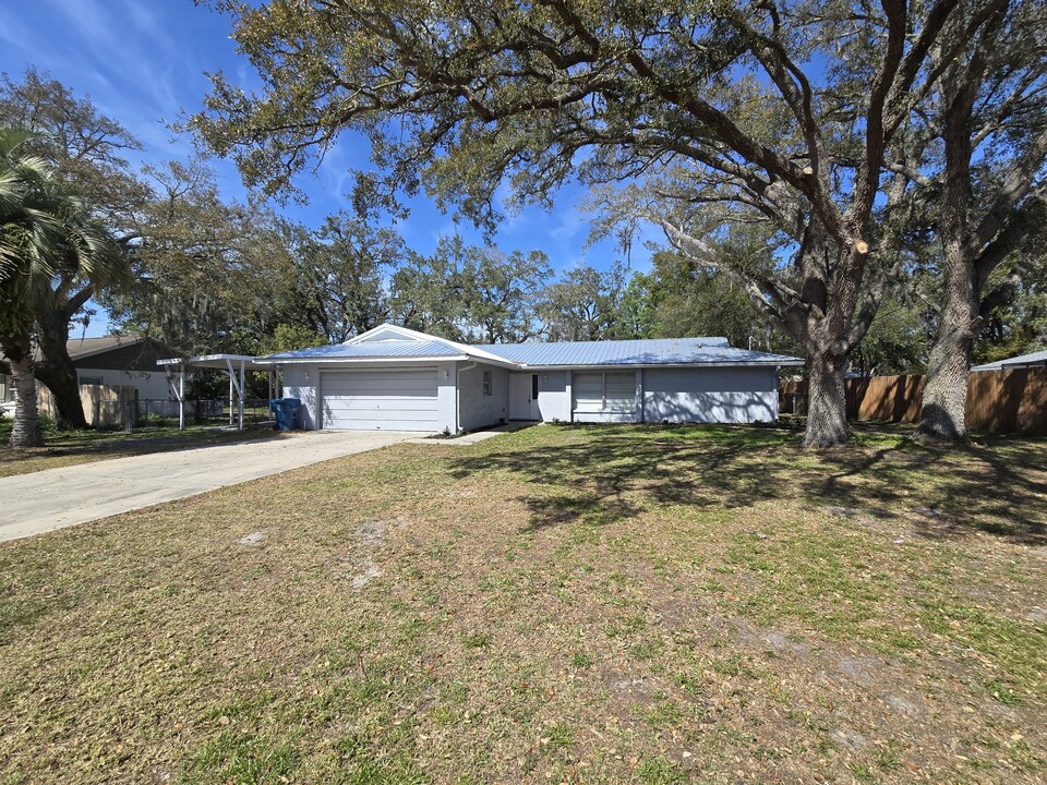 7377 Tradewinds Ln in Spring Hill, FL - Building Photo