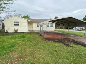 404 S 200th E Ave in Tulsa, OK - Building Photo