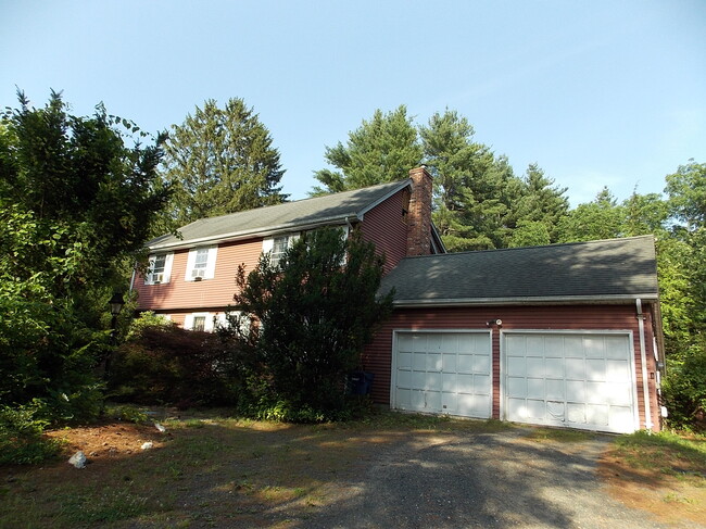 54 Hungary Rd in Granby, CT - Building Photo - Building Photo