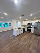 7452 Poplar Ave in Chestertown, MD - Building Photo - Building Photo