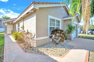 3016 SW 179th Ave in Miramar, FL - Building Photo - Building Photo
