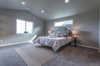2435 NW Jackpine Ln in Redmond, OR - Building Photo - Building Photo