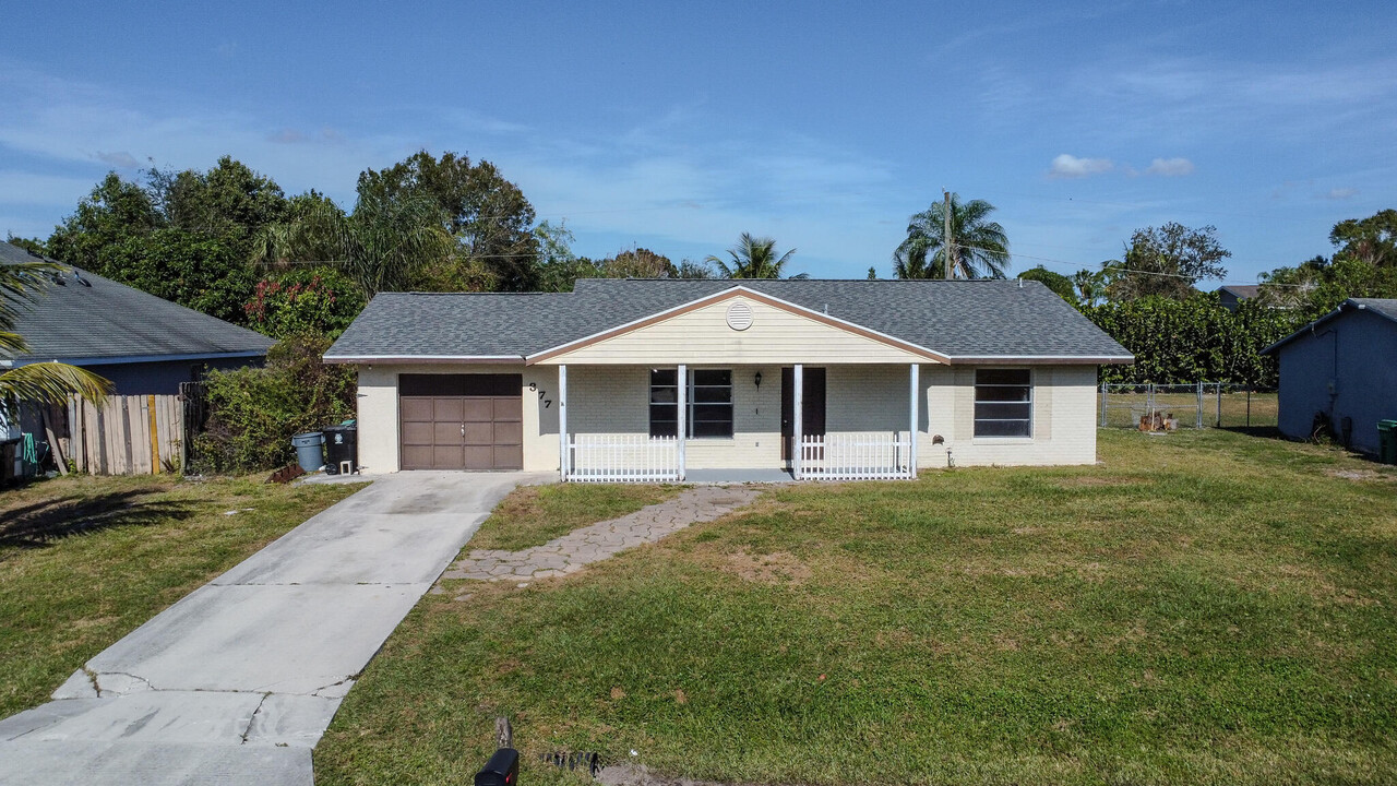 377 NW Placid Ave in Port St. Lucie, FL - Building Photo