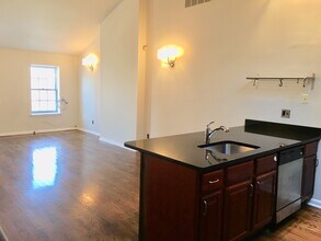 725 S 17th St in Philadelphia, PA - Building Photo - Building Photo