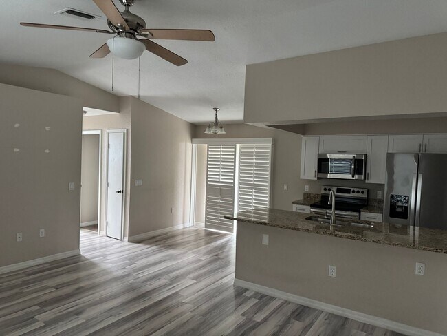 13430 Amanda Ave in Spring Hill, FL - Building Photo - Building Photo
