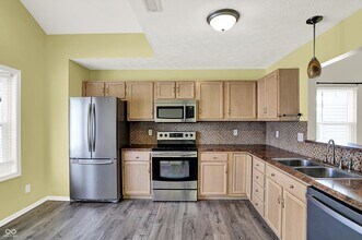 10730 Pimlico Cir in Indianapolis, IN - Building Photo - Building Photo