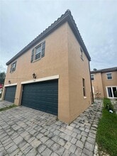 9401 SW 171st Ave in Miami, FL - Building Photo - Building Photo