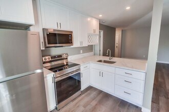 7502 Parkway Dr in La Mesa, CA - Building Photo - Building Photo