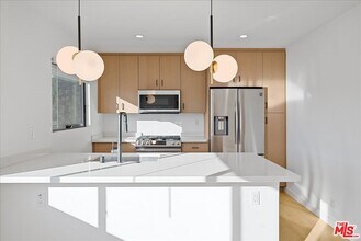 1210 Larrabee St in West Hollywood, CA - Building Photo - Building Photo