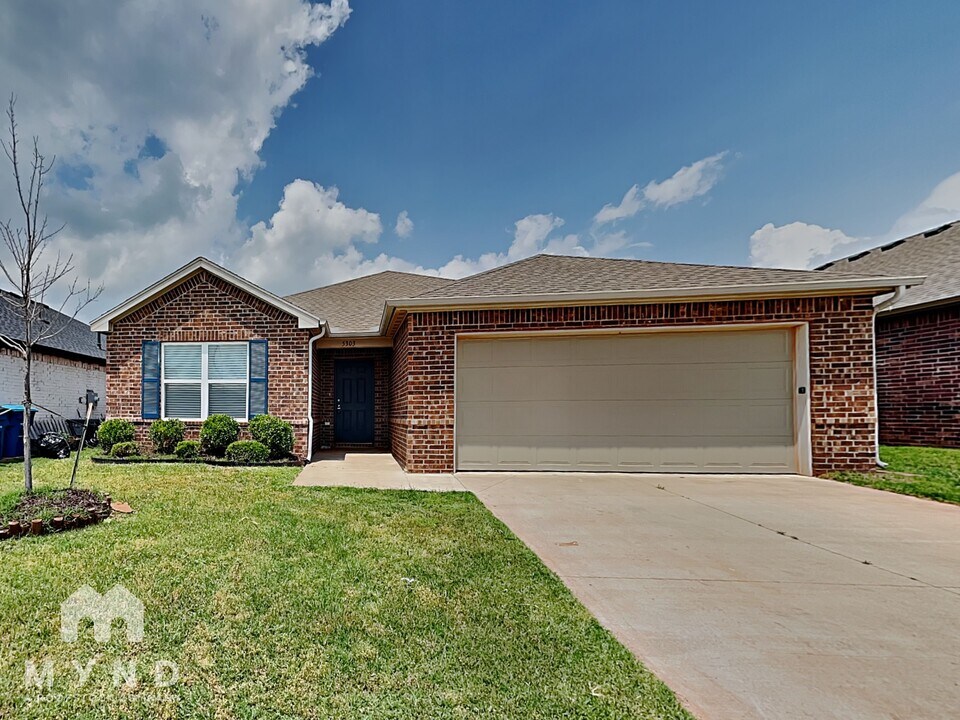 5303 Nicole Dr in Tuttle, OK - Building Photo