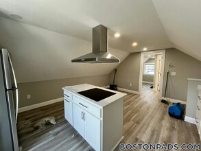 103 Felton St in Waltham, MA - Building Photo - Building Photo