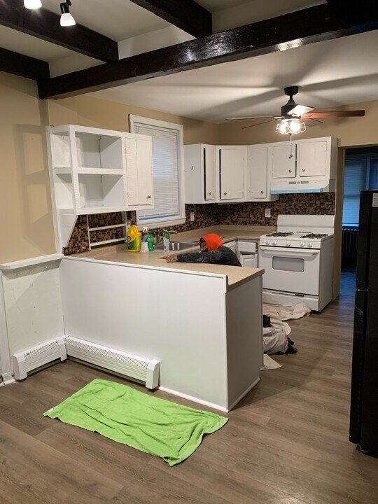 885 N 27th St in Philadelphia, PA - Building Photo