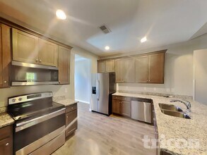 825 Ellyson Dr in Spring Hill, TN - Building Photo - Building Photo