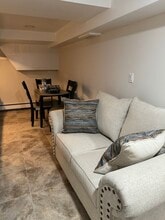 93 Brookside Ave, Unit Walk in in Mount Vernon, NY - Building Photo - Building Photo