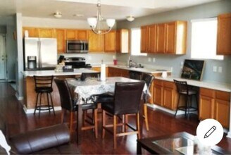 2513 S Genoa St in Aurora, CO - Building Photo - Building Photo