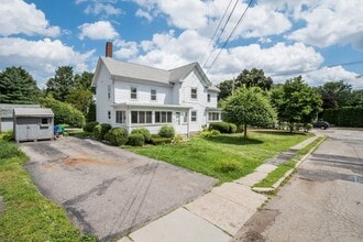 92 Clinton Pl in Newton, MA - Building Photo - Building Photo