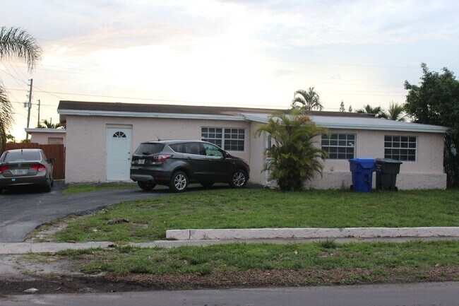 property at 700 N 70th Ave