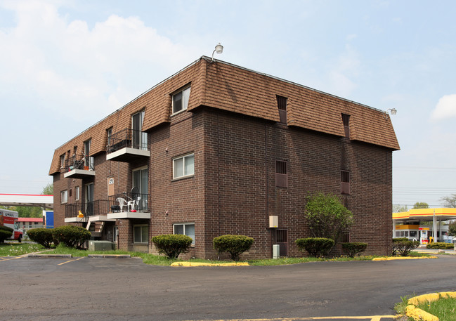 Westfield Gardens in Elyria, OH - Building Photo - Building Photo