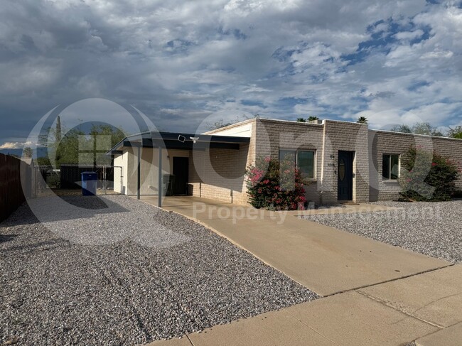 9301 E 29th St in Tucson, AZ - Building Photo - Building Photo
